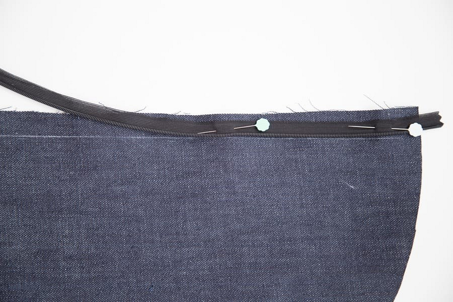 Утилизация остатков ткани: лоскутной пуф в форме цилиндра