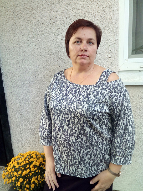 Блуза с вырезом на одно плечо от Elenka-Elenka