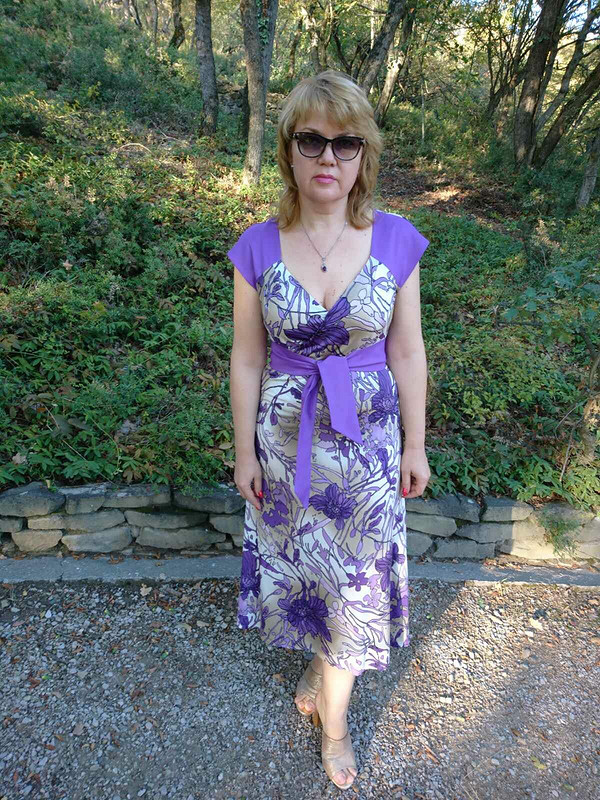 Платье с фиолетовыми цветами от Татьяна Славинская