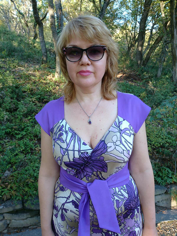 Платье с фиолетовыми цветами от Татьяна Славинская