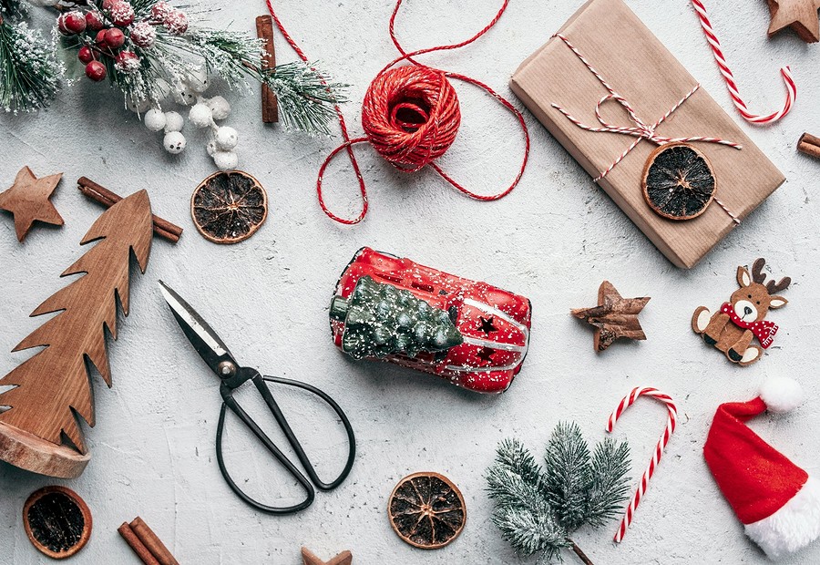 Как украсить новогодний подарок своими руками: оригинальные идеи для идеального праздника
