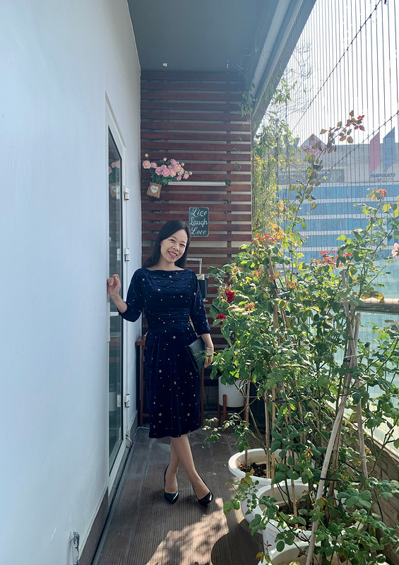 Платье «Royal blue velvet dress» от Binh Ngo