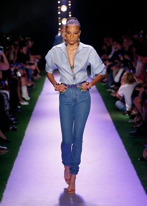 Модные джинсы весны 2020: 5 трендов
