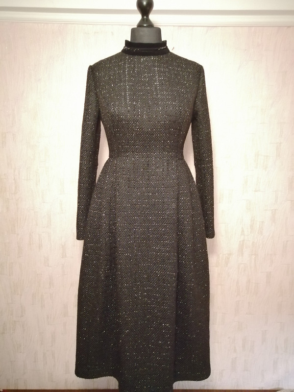 Чёрное платье из твида с люрексом для особенных случаев от Safonovafashion