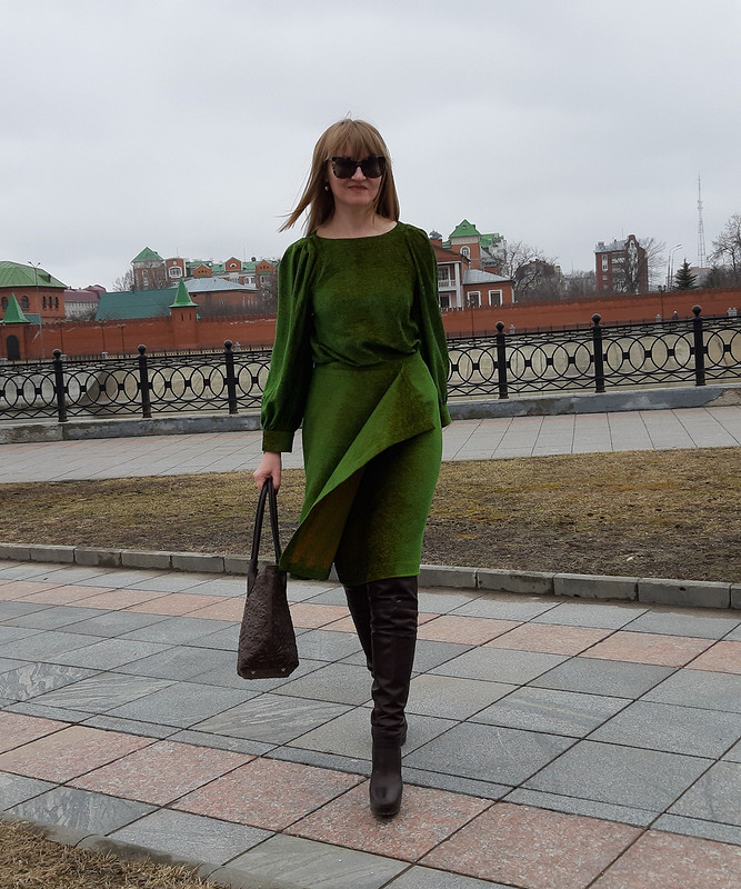 Зелёный комплект: блузка и юбка от Светлана Полушина