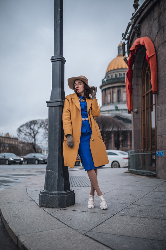 Платье «Цвет электрик в зените Петербурга» от Мира Амирова