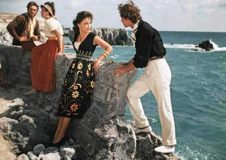 8 платьев советского кино, которые навсегда останутся в наших сердцах