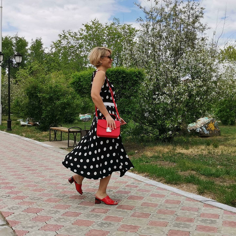 Платье приталенного силуэта от larisa_krasnokamensk