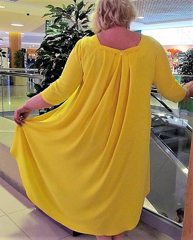 Платье со шлейфом от T a t i a n a