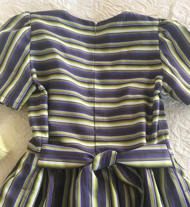Платье в фиолетовую полоску от Agora