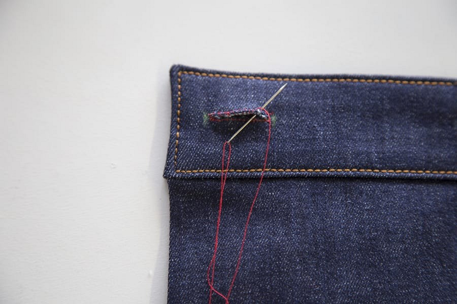 Обработка петли на поясе джинсов: советы и лайфхаки