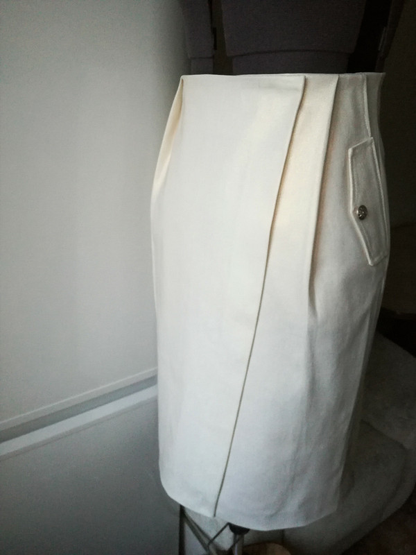 Белая юбка с запАхом от Tavatella