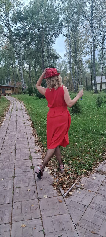 Красное платье от Maritravells
