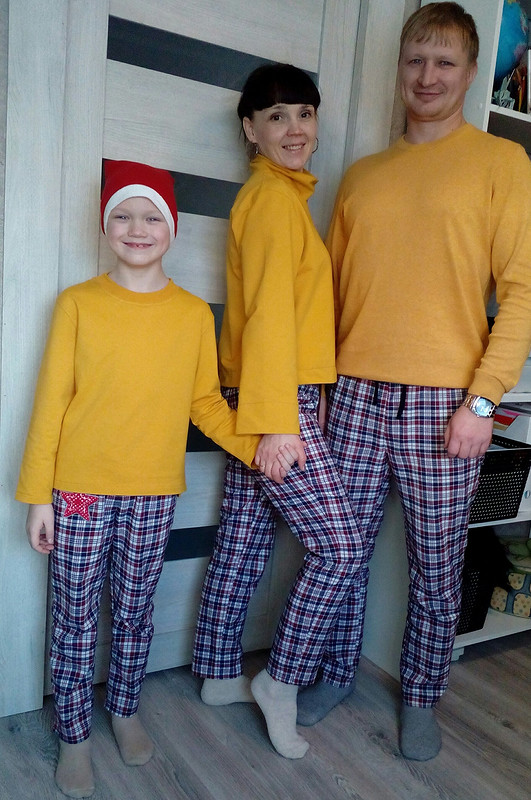 Пуловеры и брюки «Новогодний фэмили-лук для домашней вечеринки» от Uliya-2012