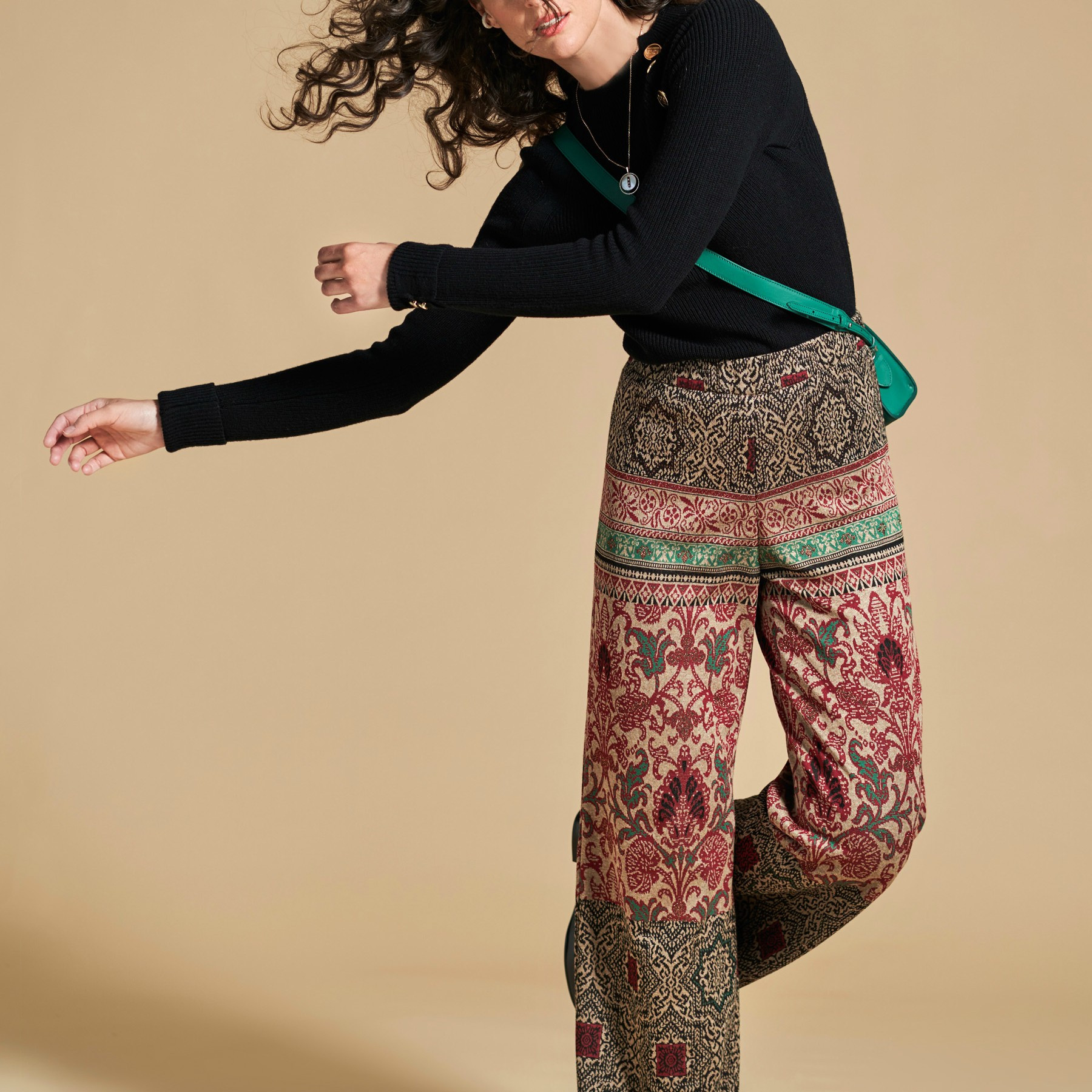 Готовые выкройки и пошив: женские трикотажные штаны без бокового шва. Размеры 40 - 60