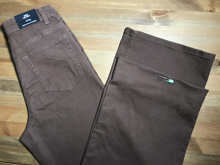Как укоротить и подшить широкие брюки в джинсовом стиле