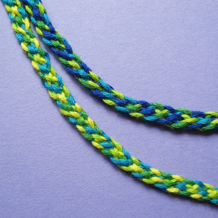 Плетение пояса из нитей