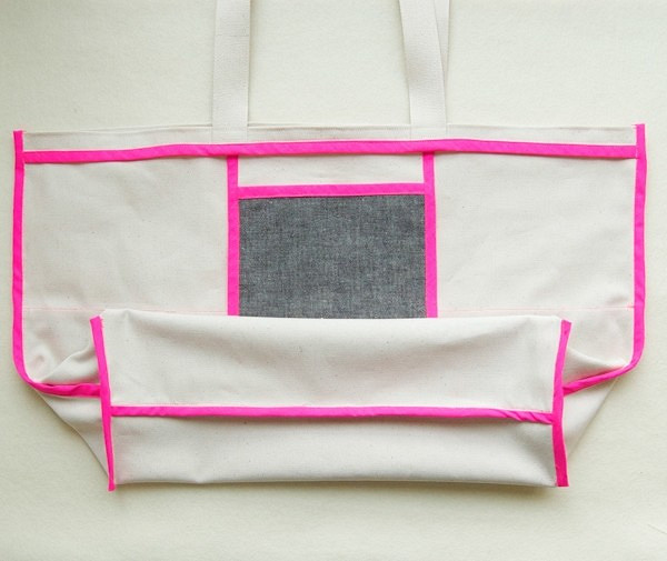 Как сшить двухцветную сумку-тоут с отделкой косой бейкой: мастер-класс