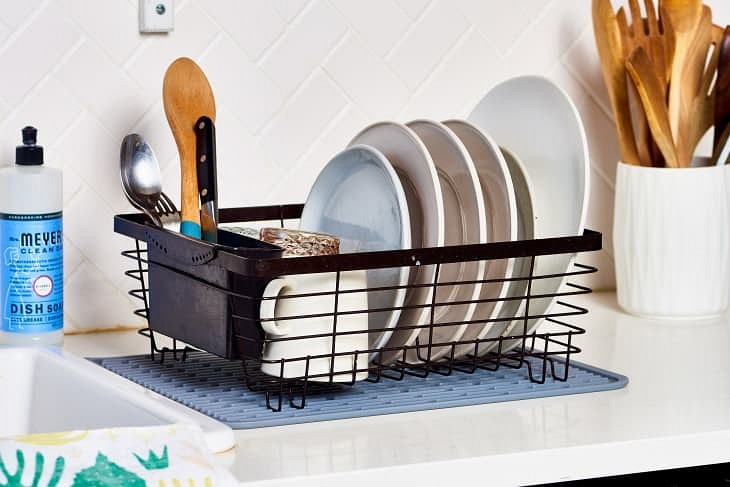 9 лайфхаков для мытья посуды, которые помогут делать это проще и быстрей
