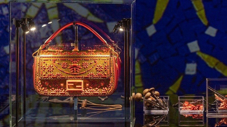 Модный дом Fendi открыл выставку, посвященную сумке Baguette