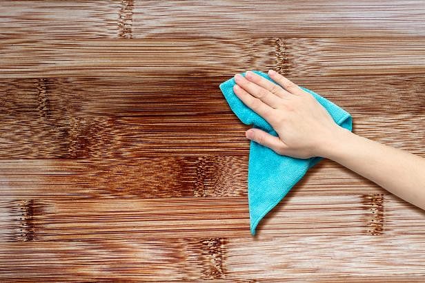 Как убрать запах в шкафу с одеждой: пошаговая инструкция