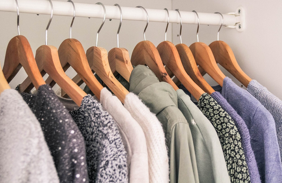 Как убрать запах в шкафу с одеждой: пошаговая инструкция