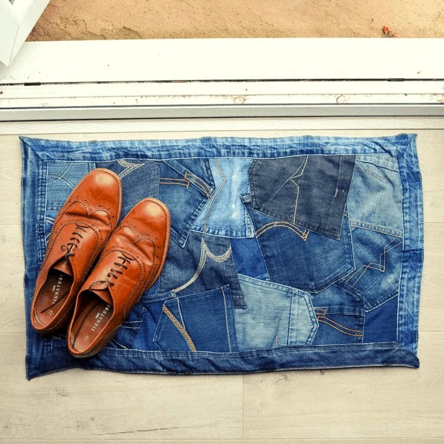 Идея: коврик из карманов старых джинсов