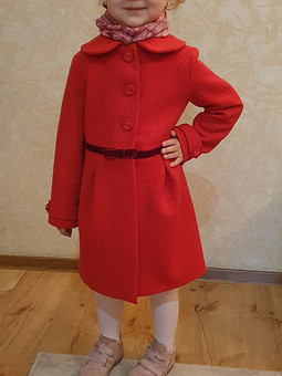 Красное пальто на 4 года