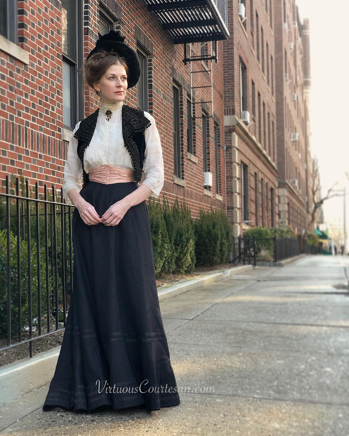 Историческая одежда с оттенком современной эстетики: швейный instagram недели