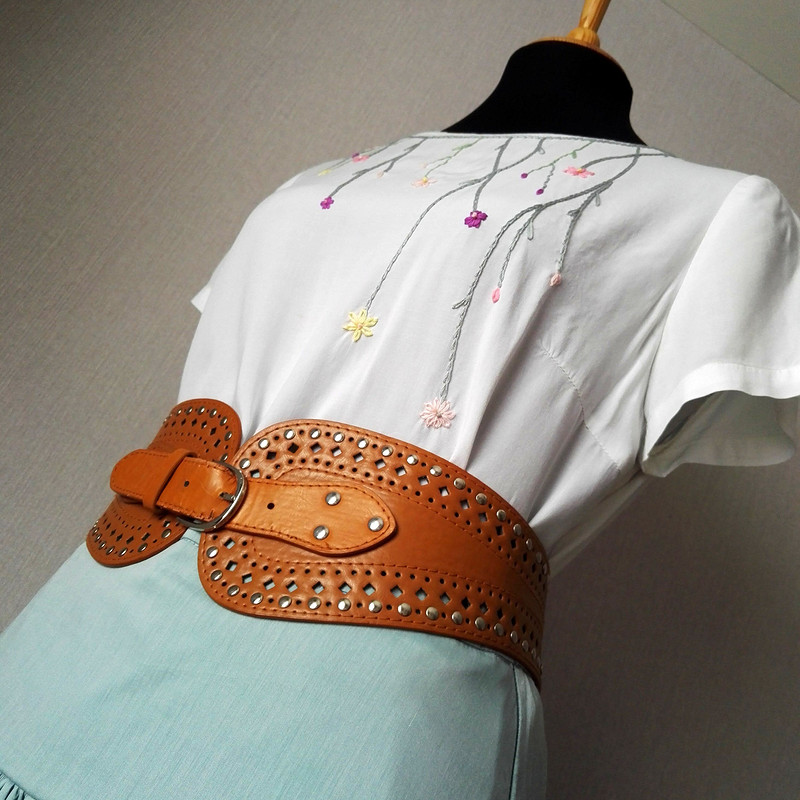 Комплект с вышивкой: юбка и блузка от КМ