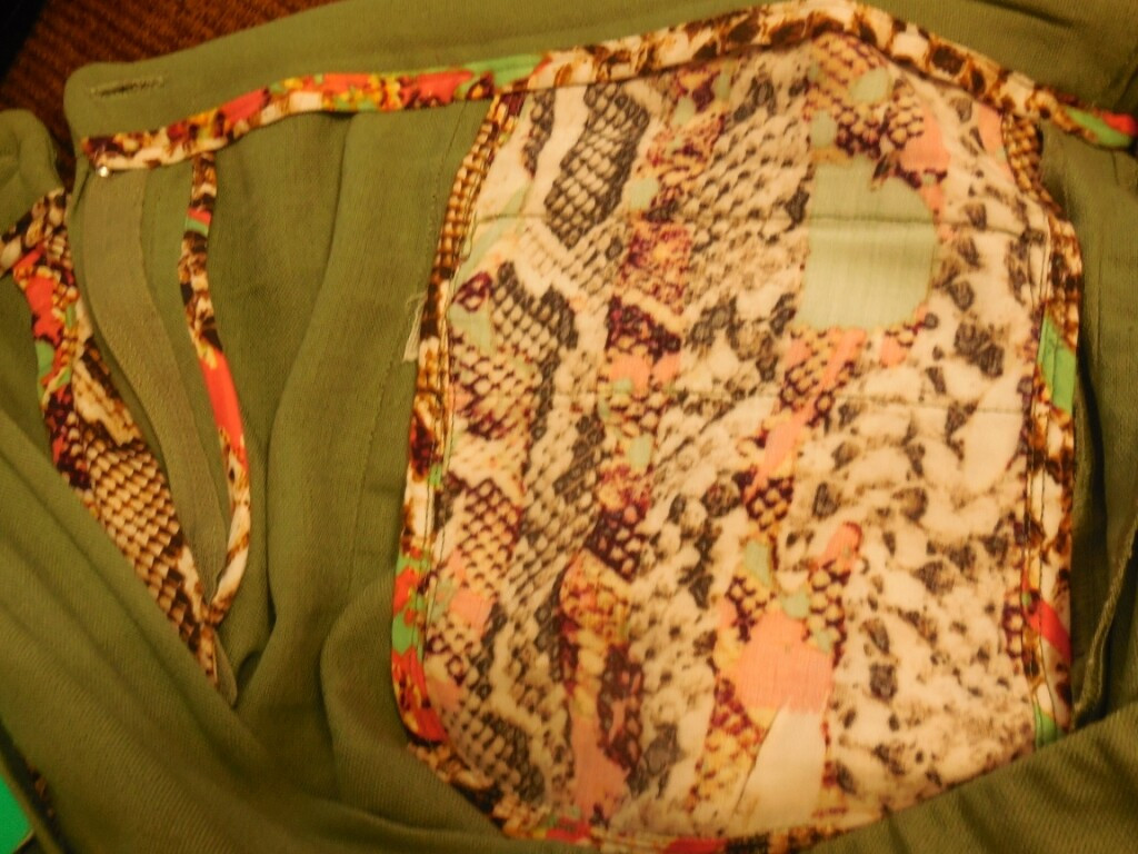 Блузка из вискозного купона и льняные брюки от Taura