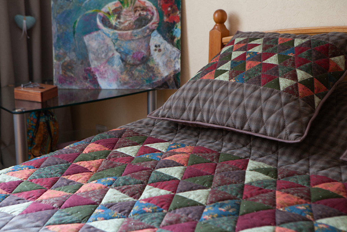 Комплект из покрывала и подушек «Самоцветный» от Тётушка Осока