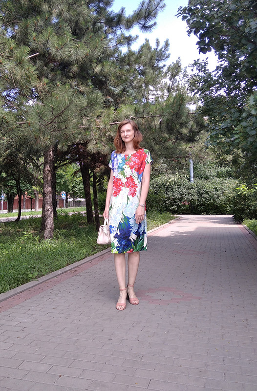 Шёлковое платье прямого силуэта от ulya28051983