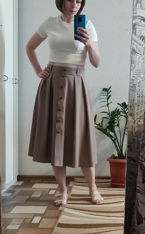 Расклешенная юбка с пуговицами от OLya