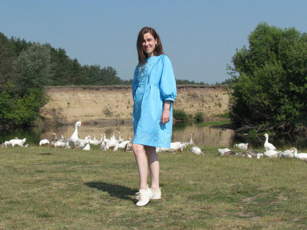 Платье цвета малибу с вышивкой от Sunflower-83