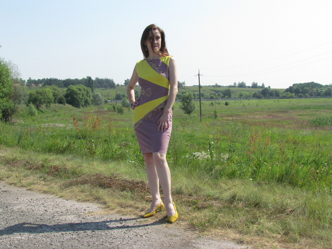 Платье двухцветное с вышивкой от Sunflower-83
