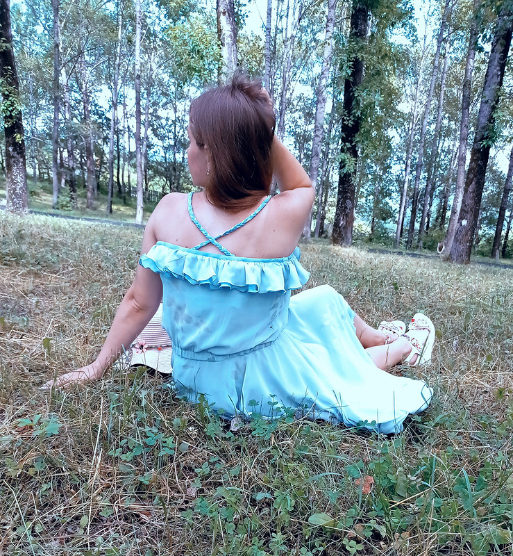 Голубое шифоновое платье от velimira92