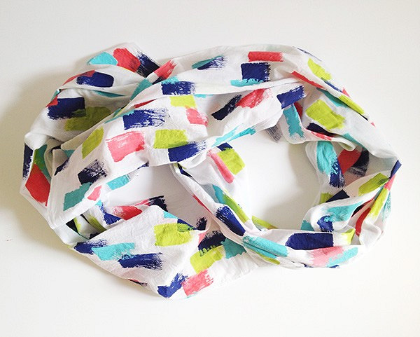 Как раскрасить шарф узорами: 3 простых и эффектных идеи для тех, кто не умеет рисовать