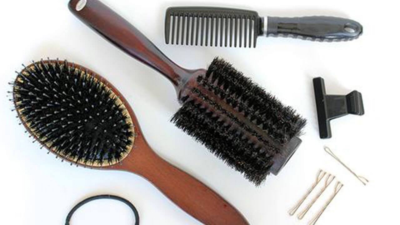 Как часто мыть расческу для волос