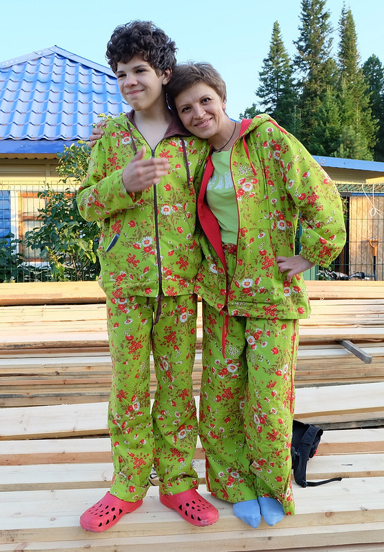 Костюмы family look: брюки и куртка от I-ri-na