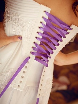 Работа с названием Свадебное платье, а точнее корсет + юбка