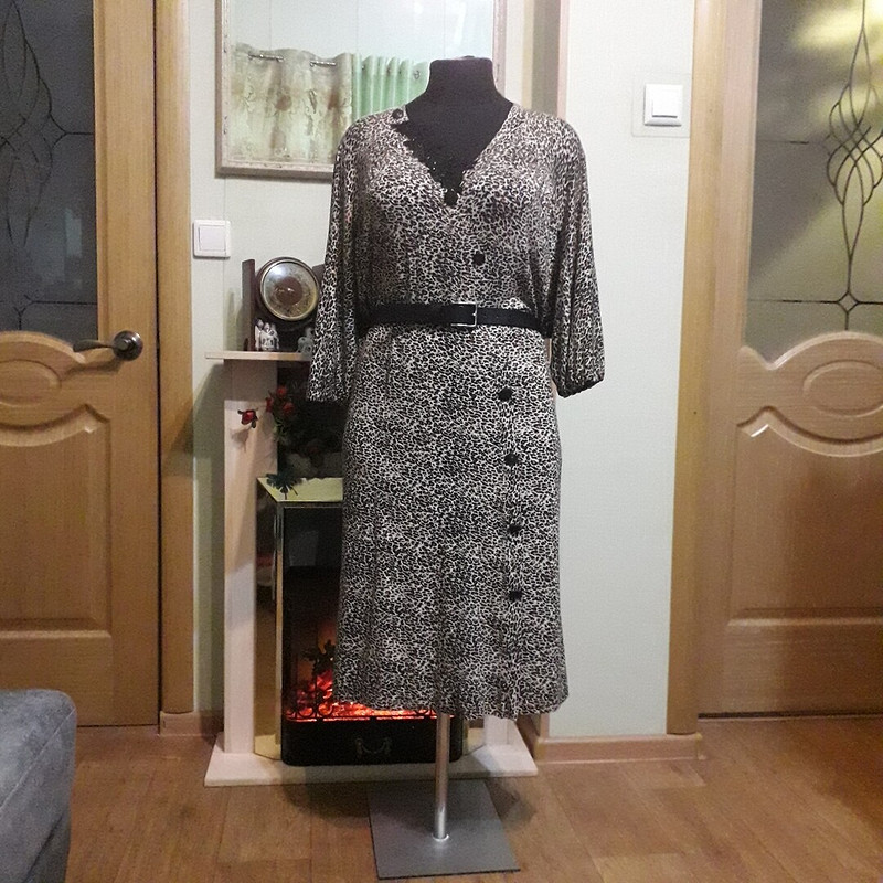 Трикотажное платье-халат от Элен