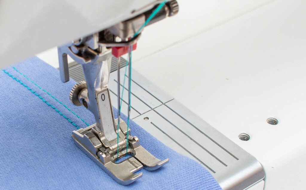 Как шить двойной иглой на швейной машинке | luchistii-sudak.ru