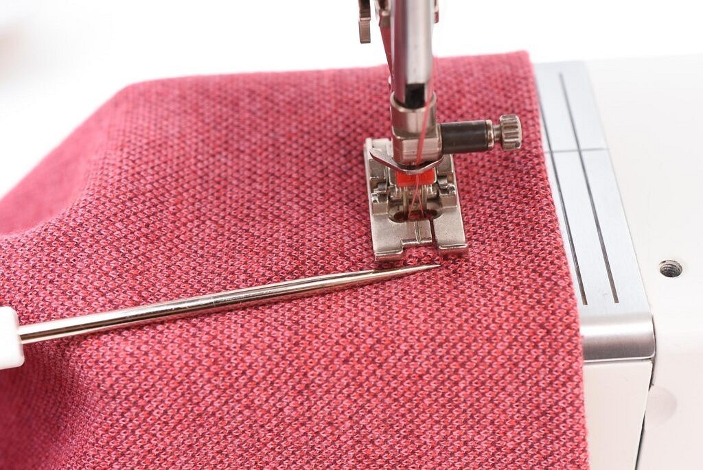 Как шить с двойной иглой на швейной машине – Швеймаркет