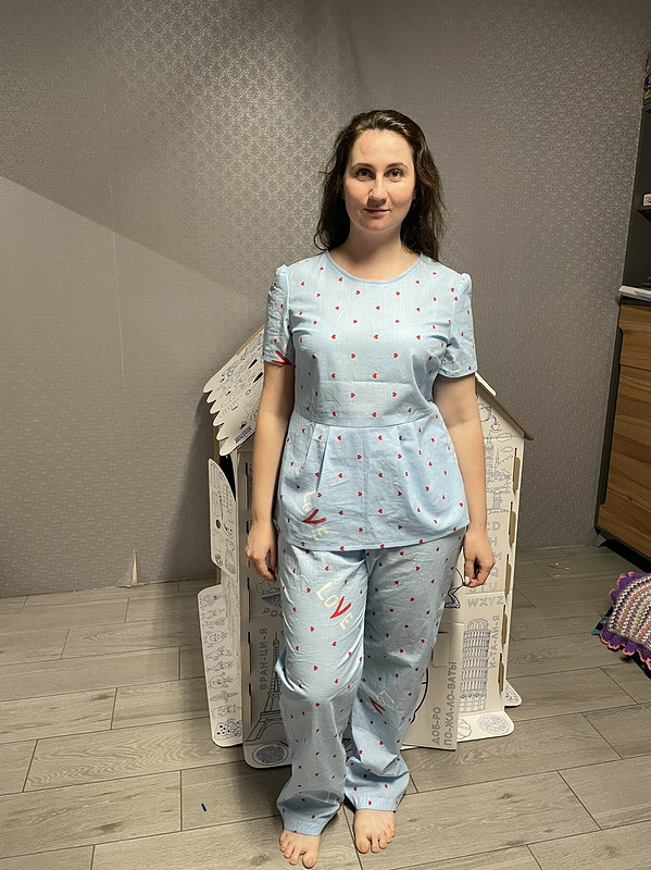 Пижама: брюки и блузка с баской от Ирина Филатова