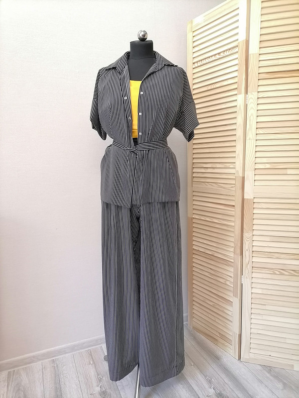 Блузка и брюки «Черно-белая полоска» и жёлтый топ от Лизаветка