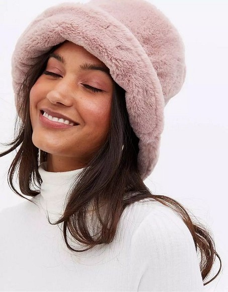 Модные женские шапки 2023 года: 100 трендовых моделей, в которых не стыдно выйти на улицу