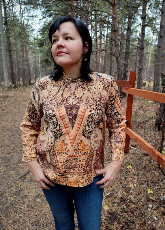 Пуловер с оригинальным воротником- стойкой от Любаева Светлана