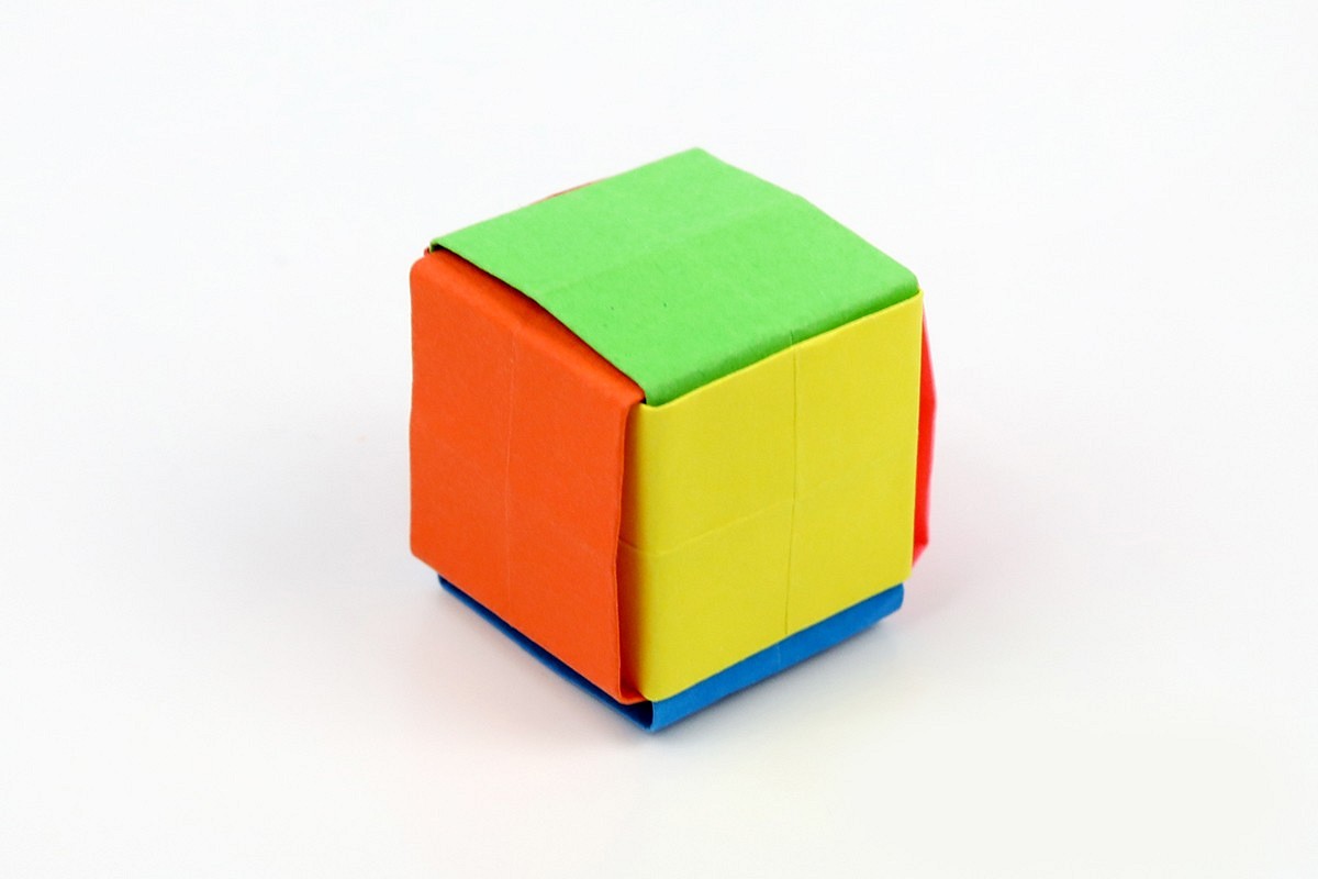 Как сделать куб из бумаги поэтапно?