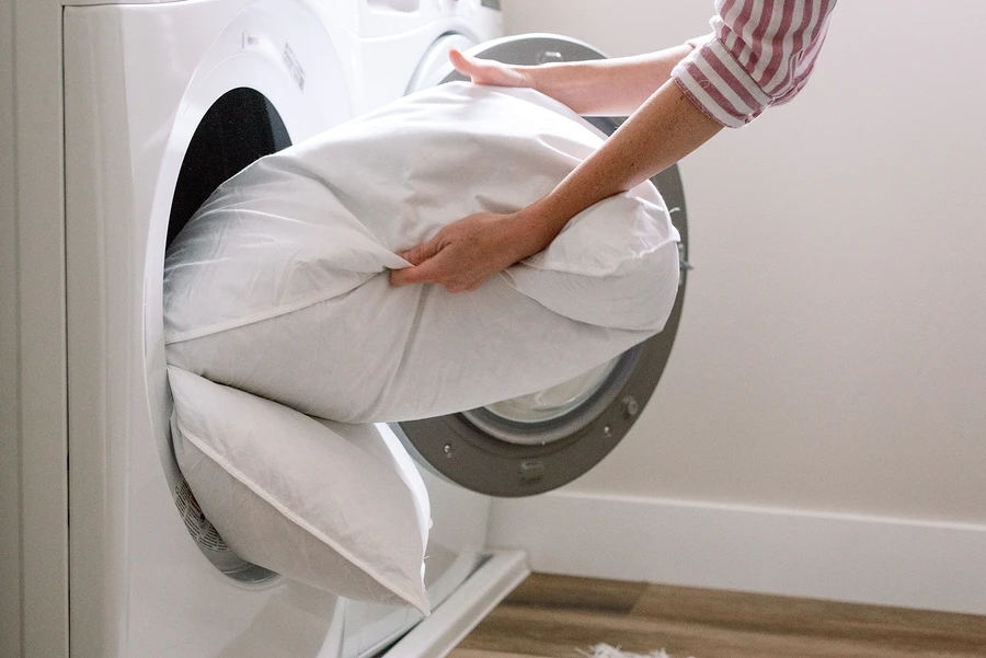 Как постирать подушку в стиральной машине